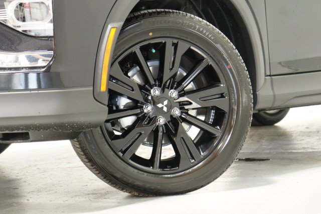 New 2026 Mitsubishi Eclipse Cross LE AWD/4WD image 3