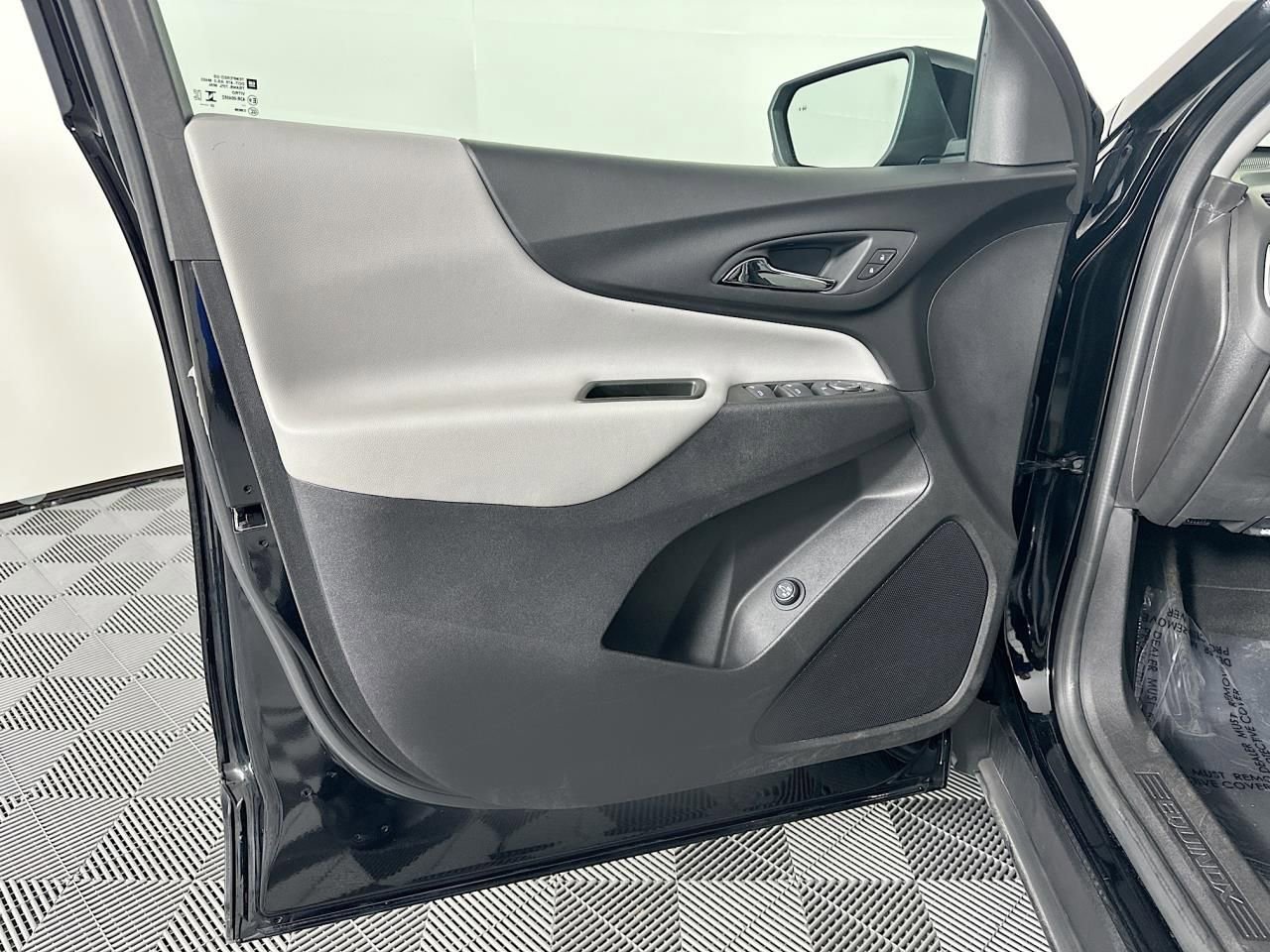 Used 2024 Chevrolet Equinox LT image 32