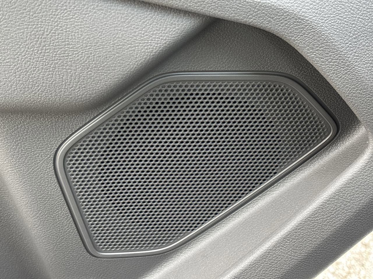 New 2025 Ford Transit 250 148 Medium Roof Extended AWD image 17