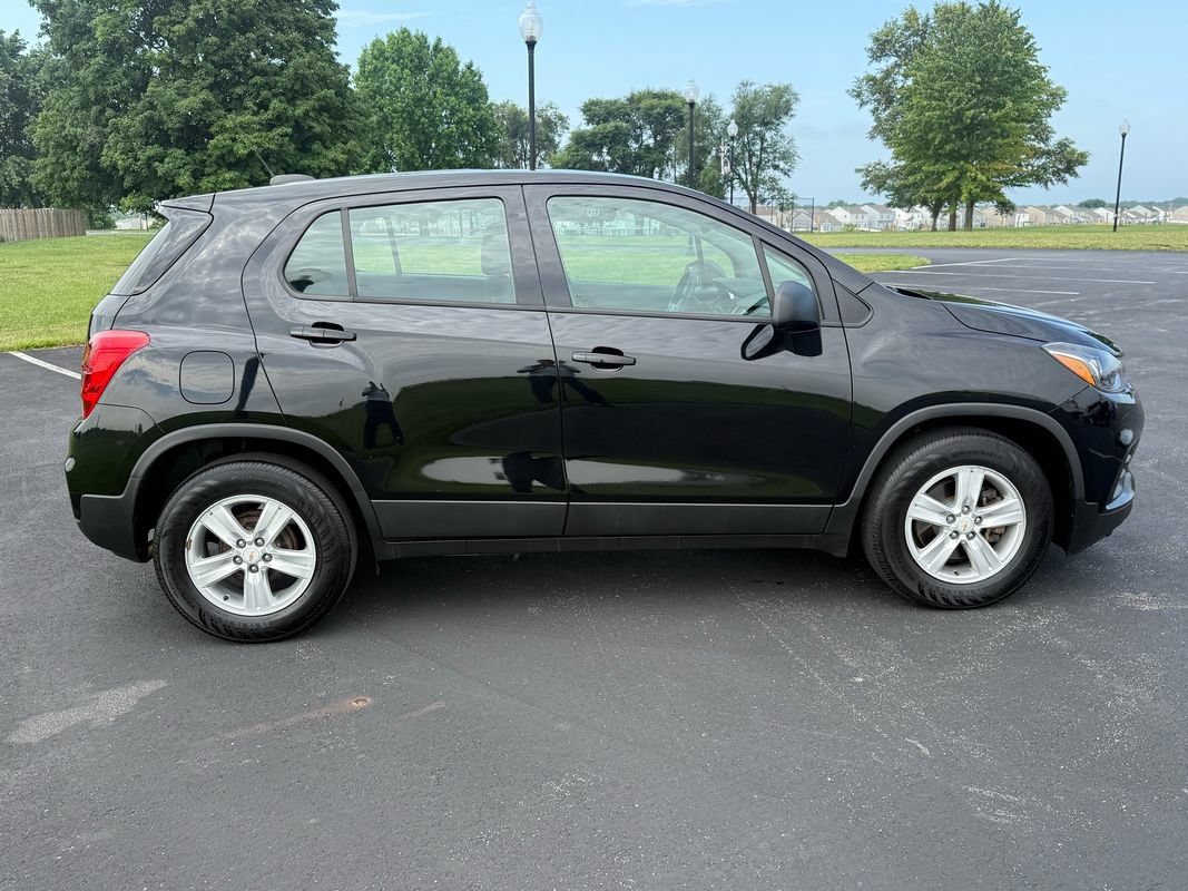 Used 2020 Chevrolet Trax LS FWD image 4
