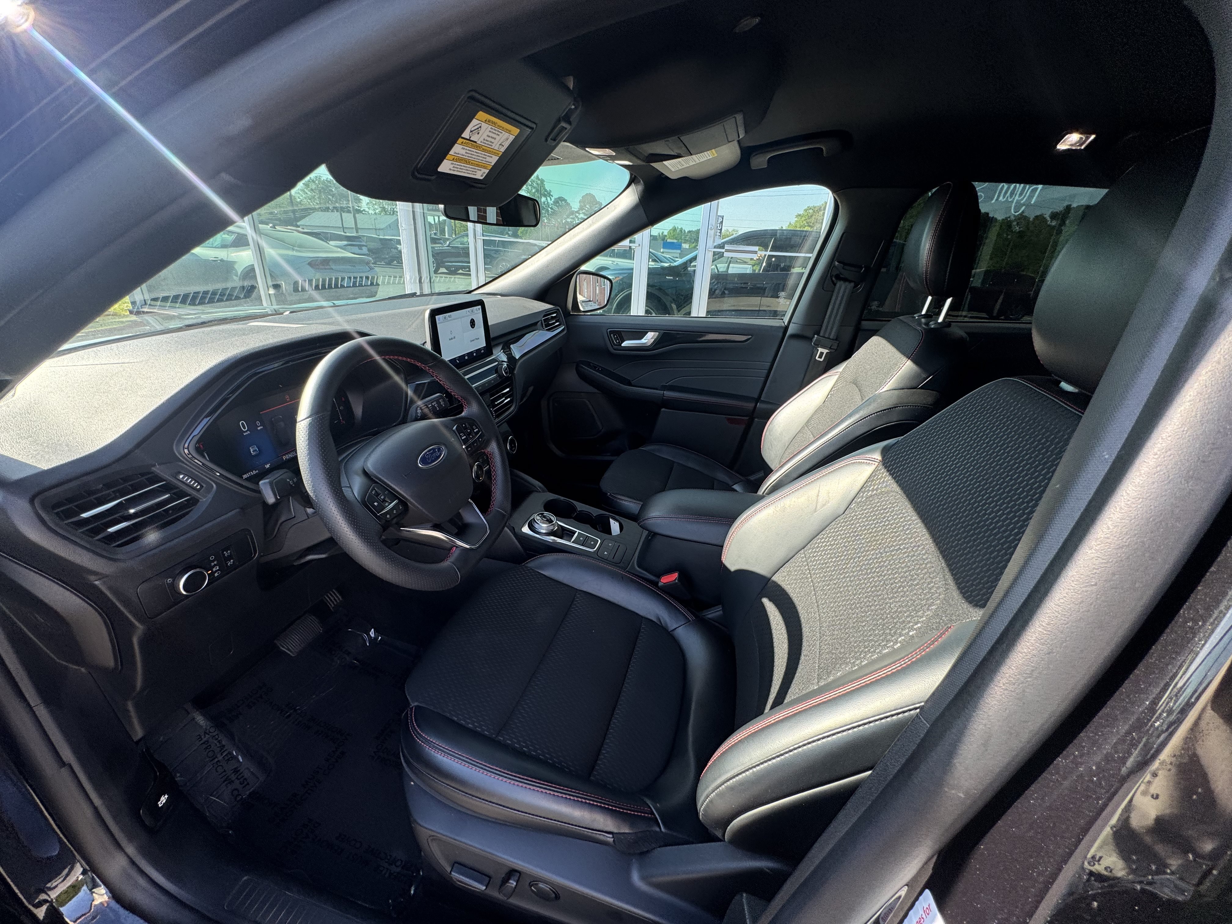 Used 2025 Ford Escape ST-Line AWD/4WD image 6