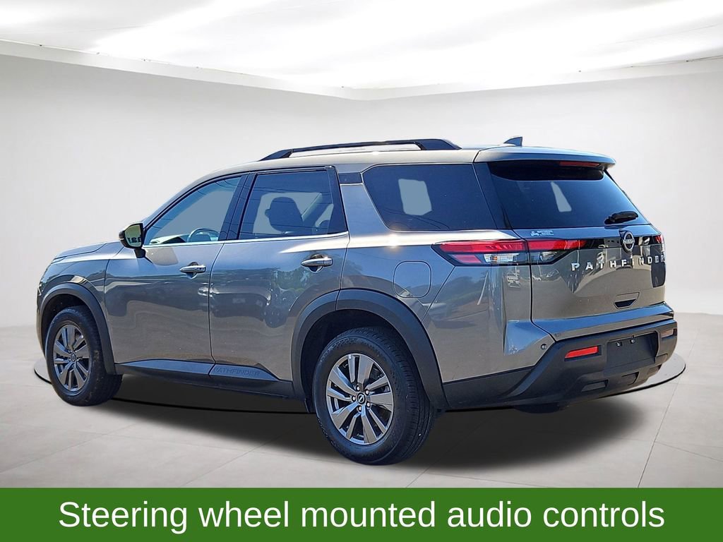 Used 2025 Nissan Pathfinder SV FWD image 5