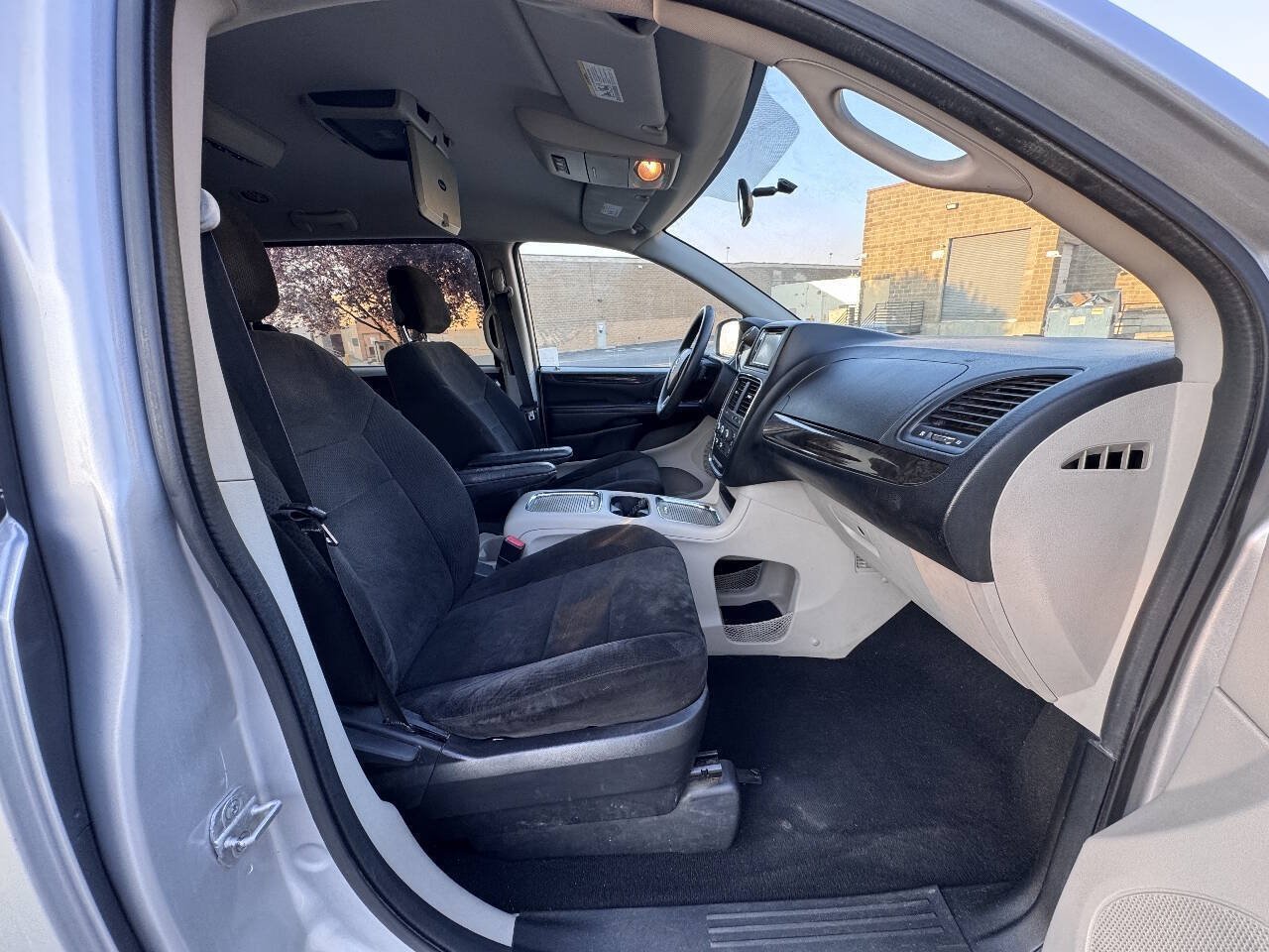 Used 2012 Dodge Grand Caravan SXT FWD image 10