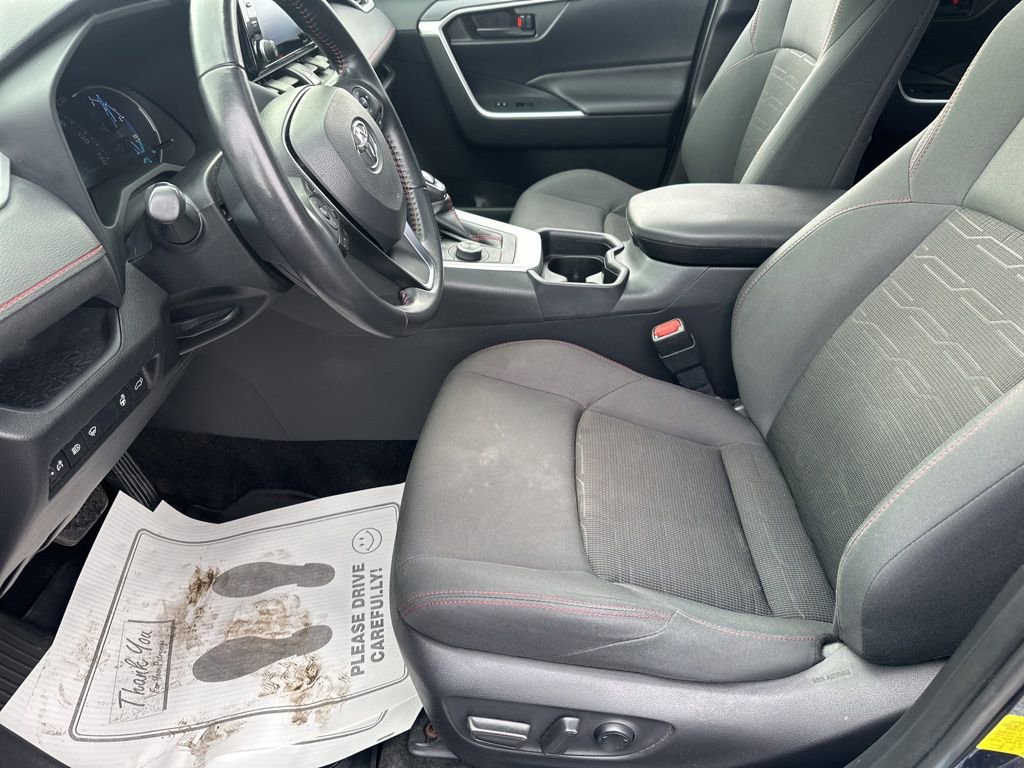 Used 2021 Toyota RAV4 SE w/ Weather & Moonroof Package AWD/4WD image 9