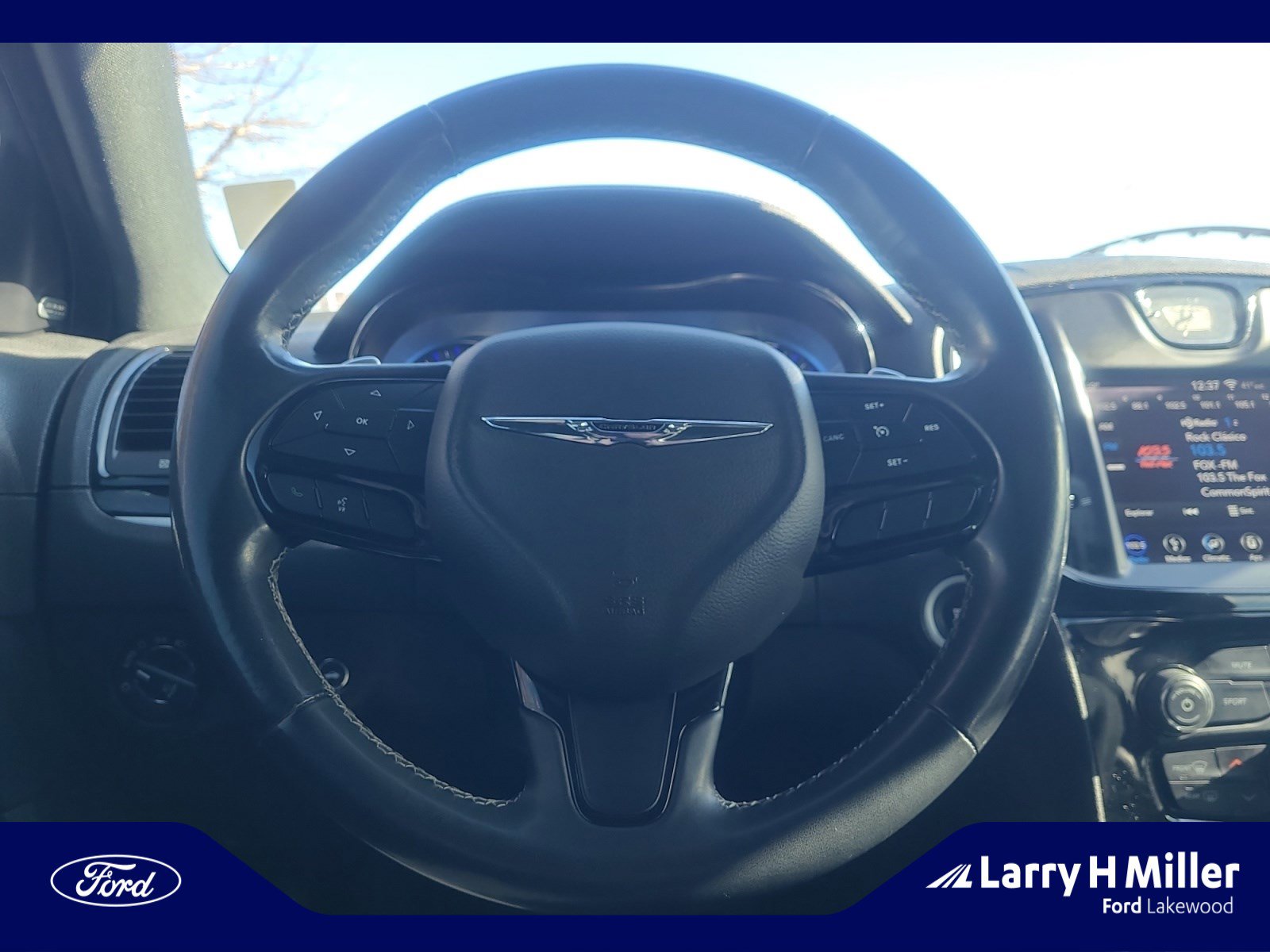 Used 2019 Chrysler 300 S image 9