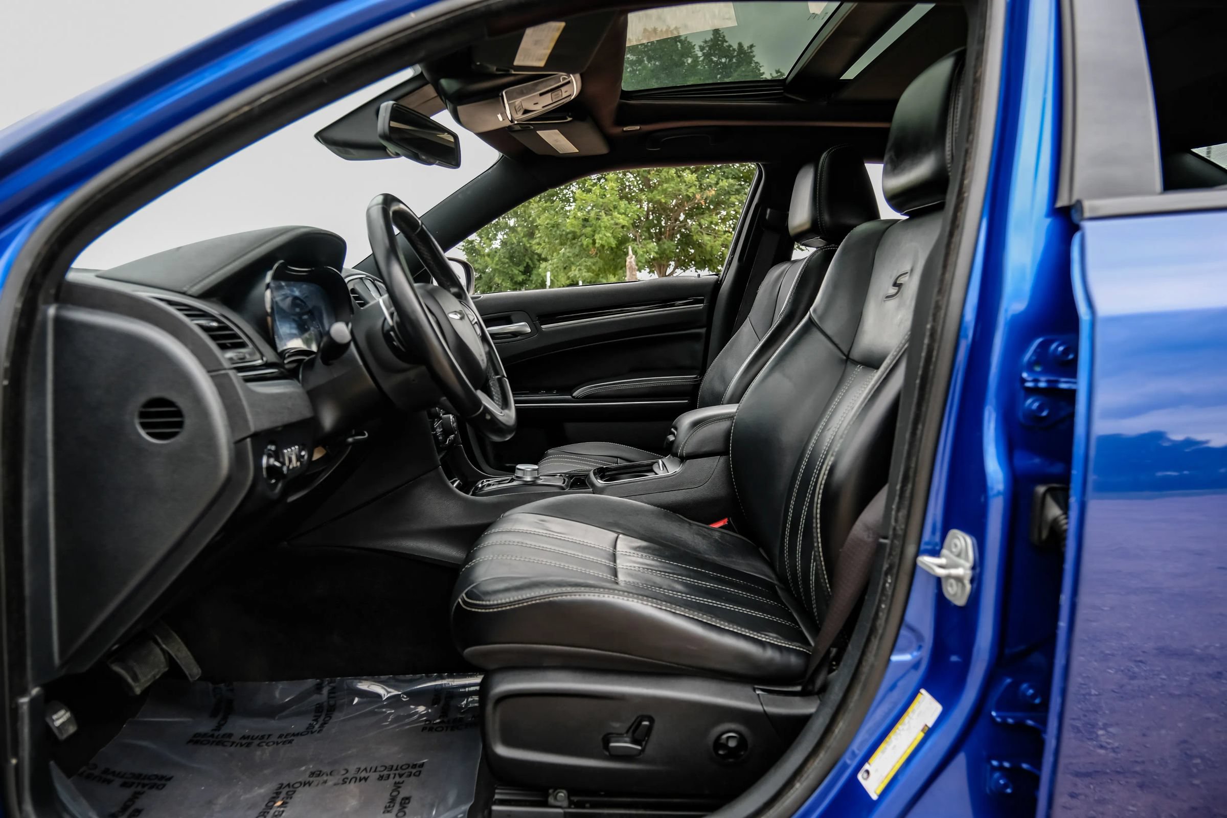 Used 2018 Chrysler 300 S w/ 300S Premium Group RWD image 4
