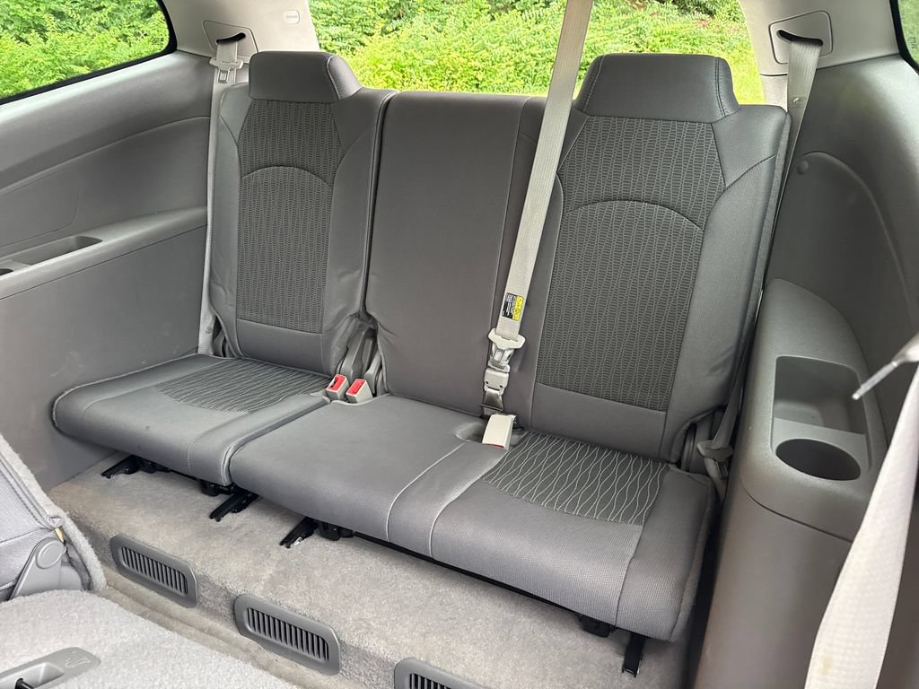 Used 2015 Chevrolet Traverse LT FWD image 24