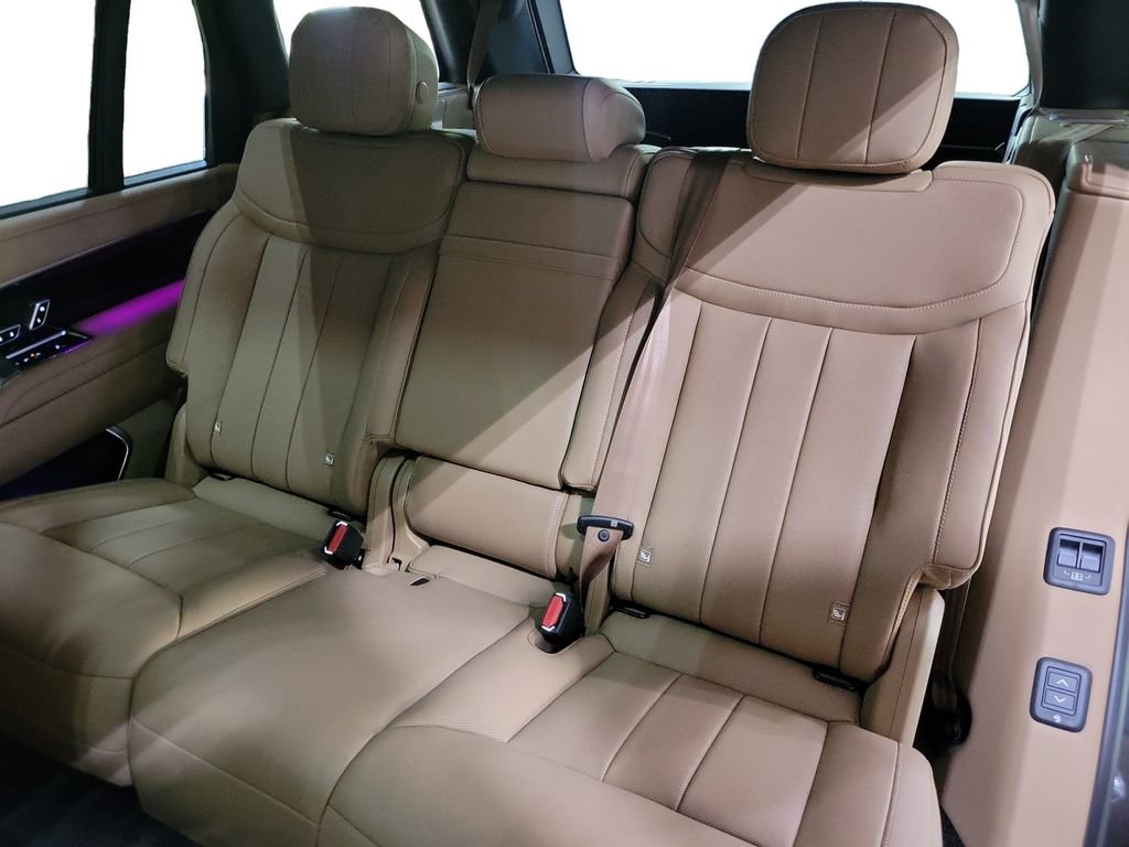 New 2025 Land Rover Range Rover Long Wheelbase SE image 22