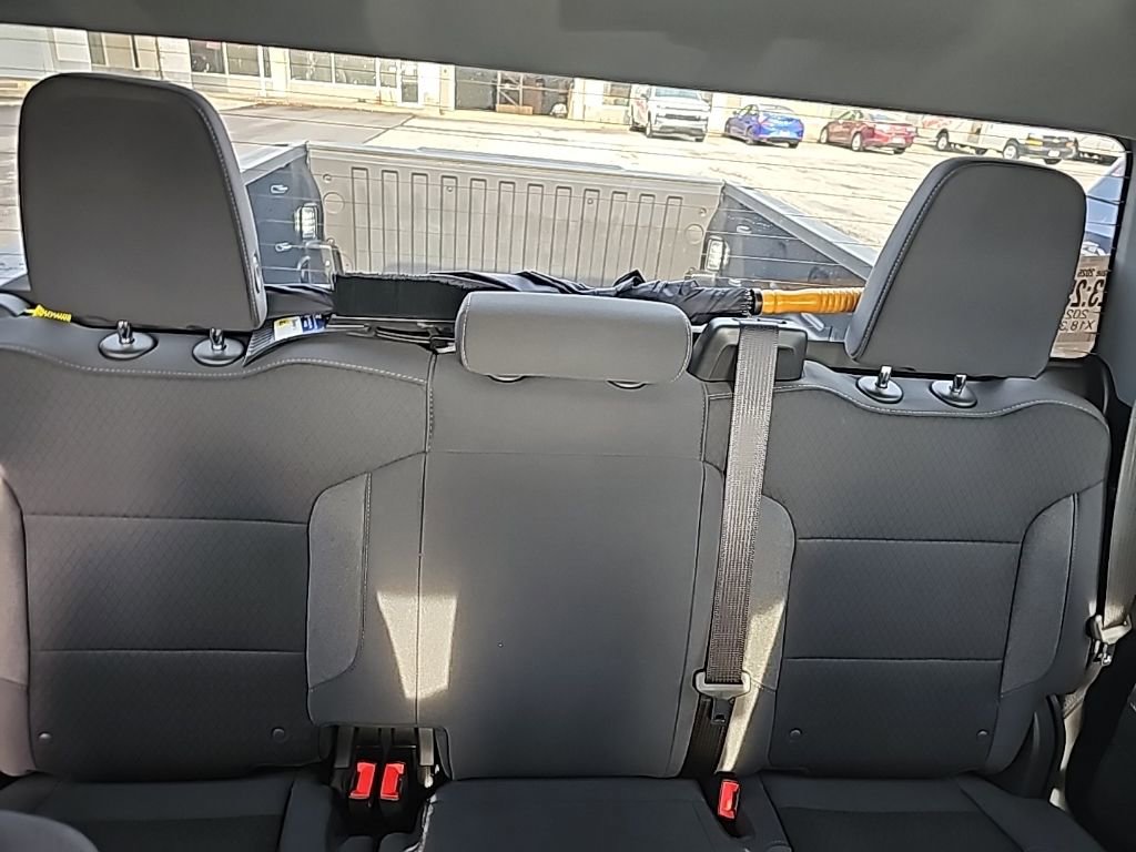 Used 2025 Chevrolet Silverado 1500 LT image 7