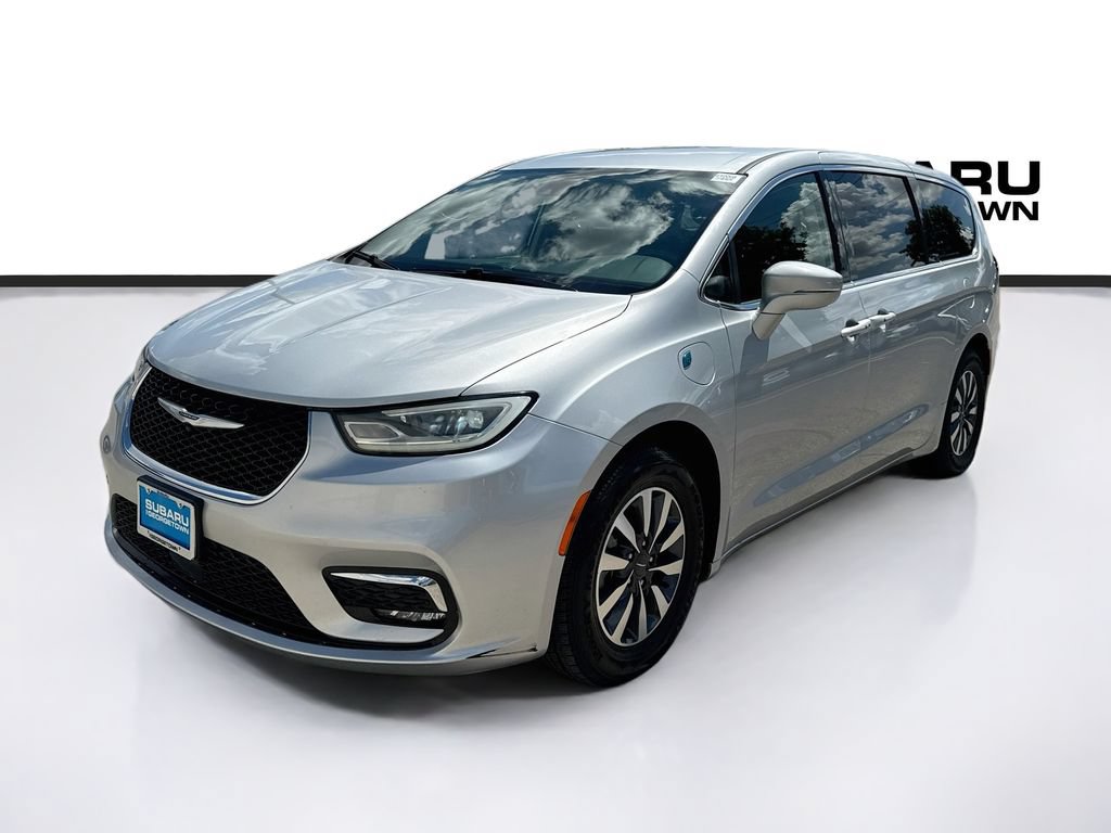 Used 2022 Chrysler Pacifica Touring-L FWD image 3