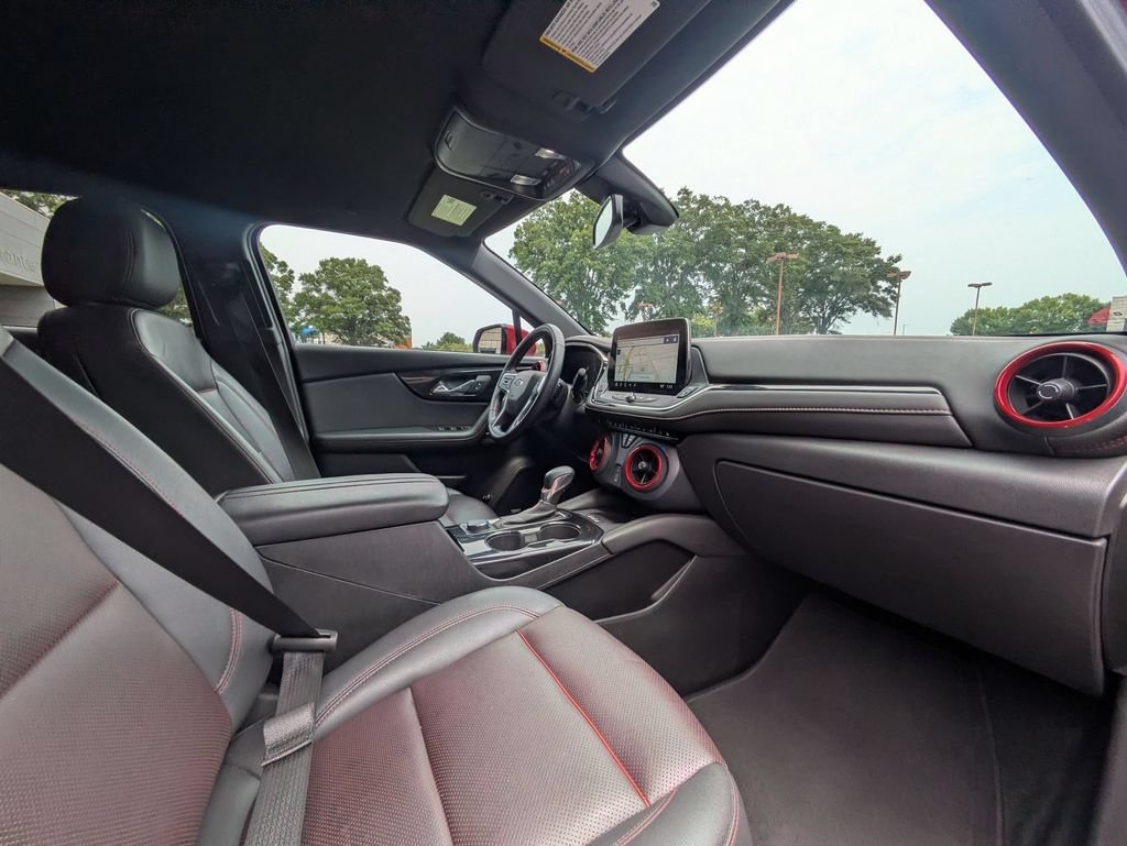 Used 2025 Chevrolet Blazer RS FWD image 31