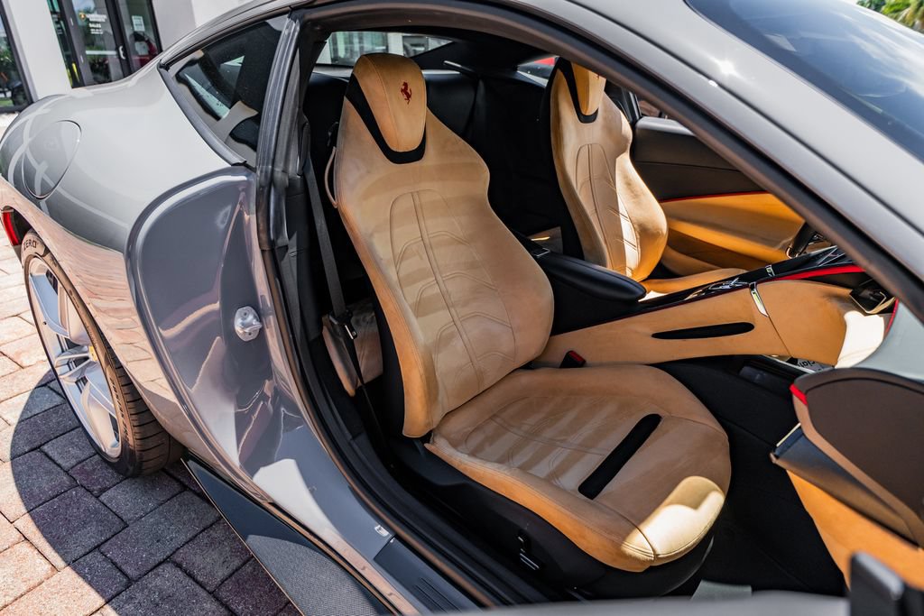 Used 2022 Ferrari Roma RWD image 37