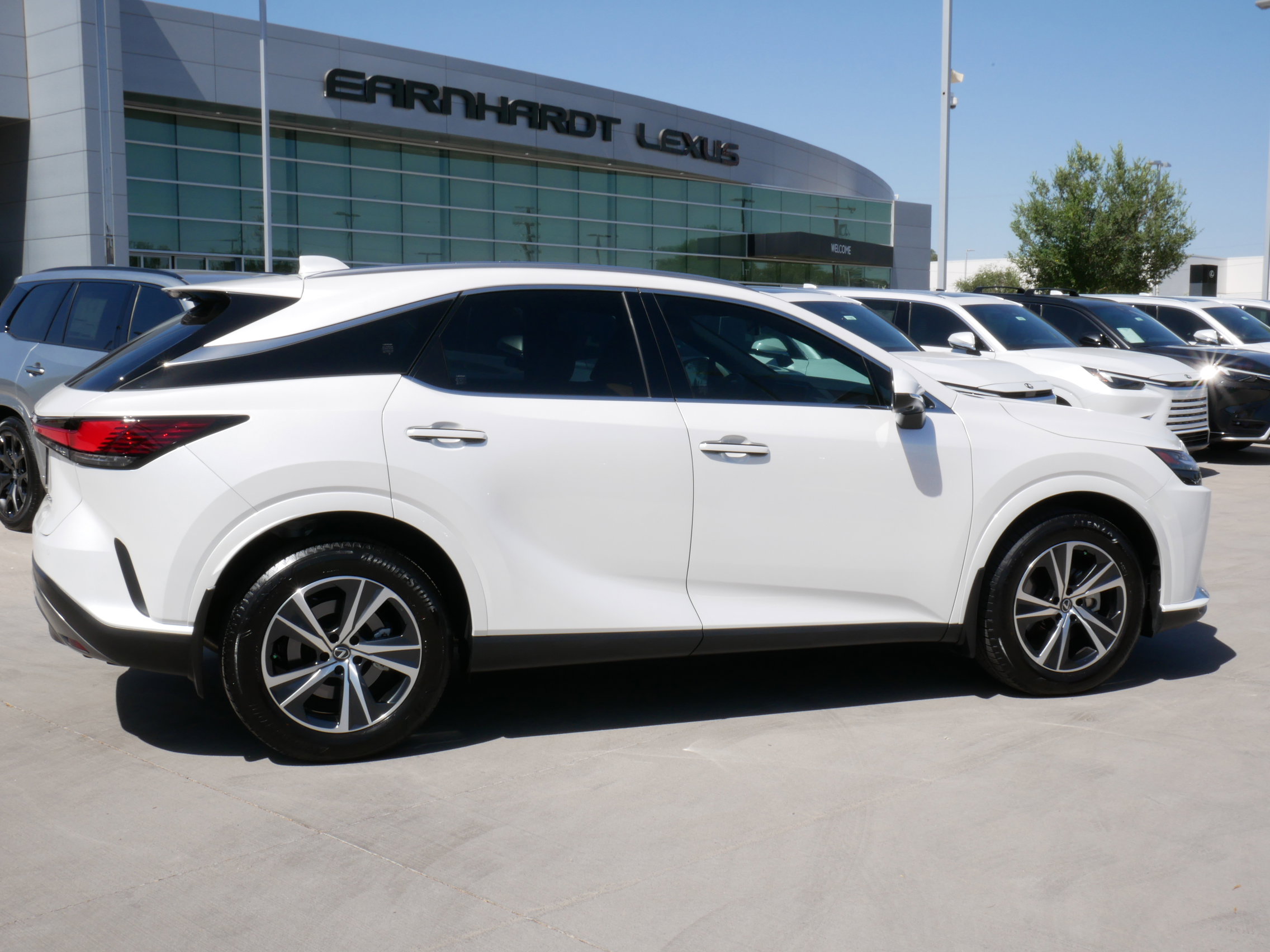 Used 2025 Lexus RX 350 Premium FWD image 11