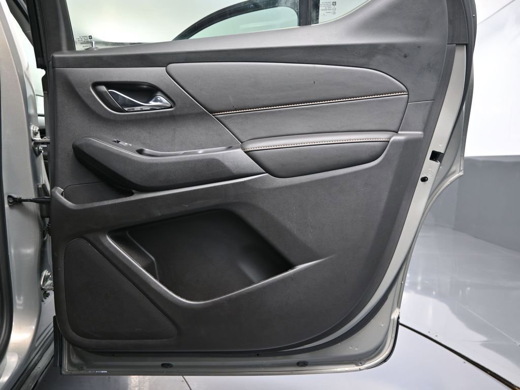 Used 2019 Chevrolet Traverse LT image 42