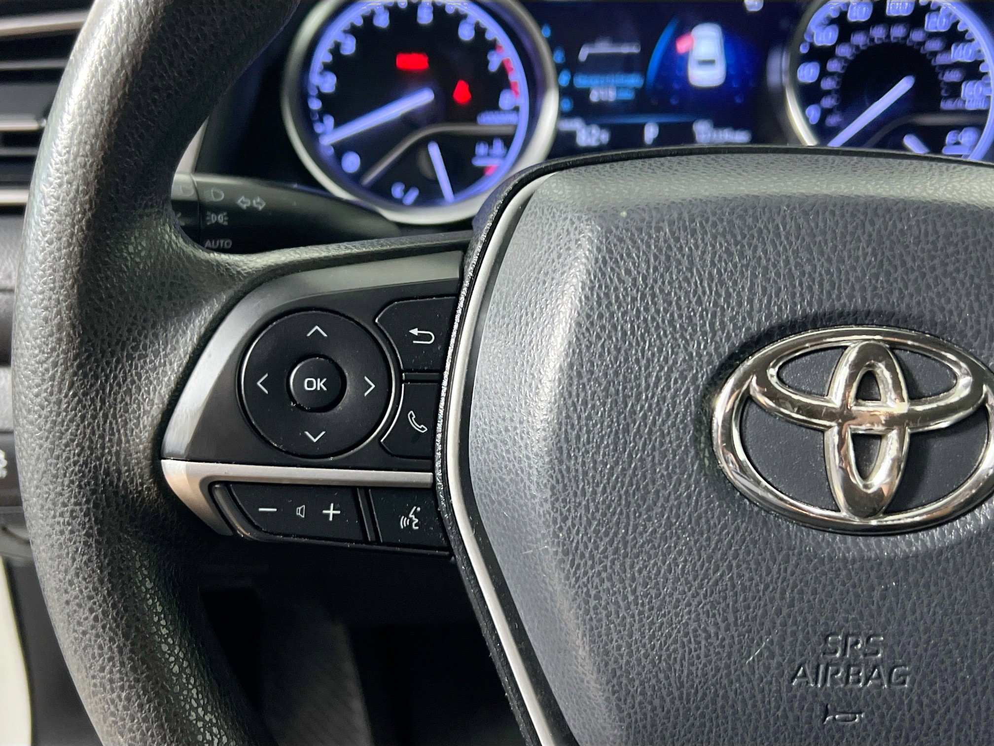 Used 2021 Toyota Camry LE AWD/4WD image 18