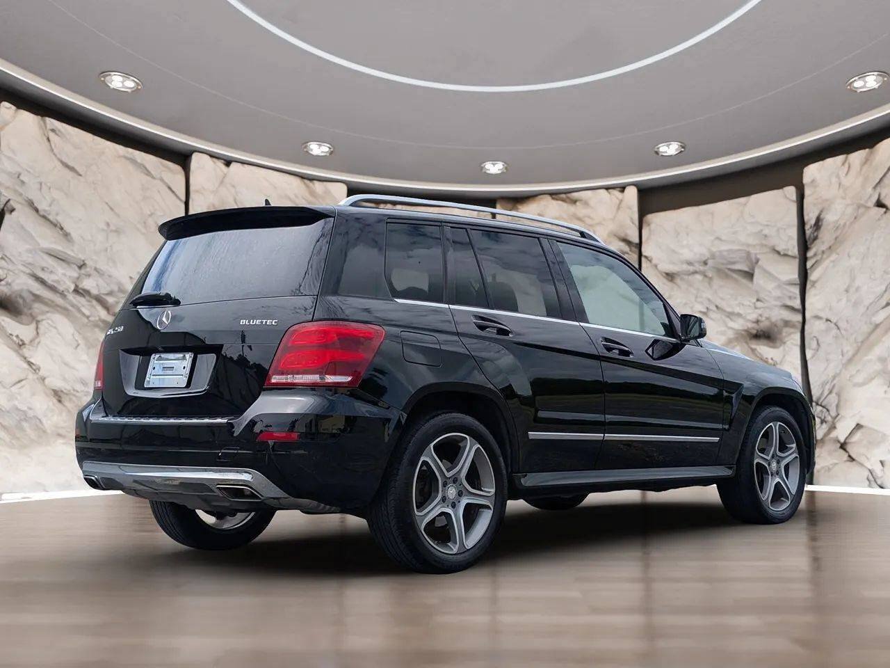 Used 2014 Mercedes-Benz GLK 250 BlueTEC 4MATIC image 12