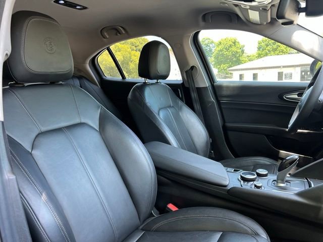 Used 2017 Alfa Romeo Giulia AWD image 23