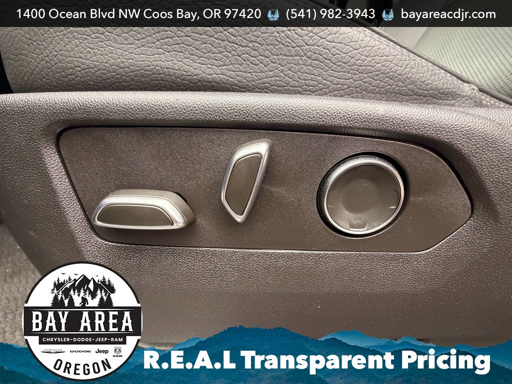 Used 2024 GMC Yukon Denali AWD/4WD image 14