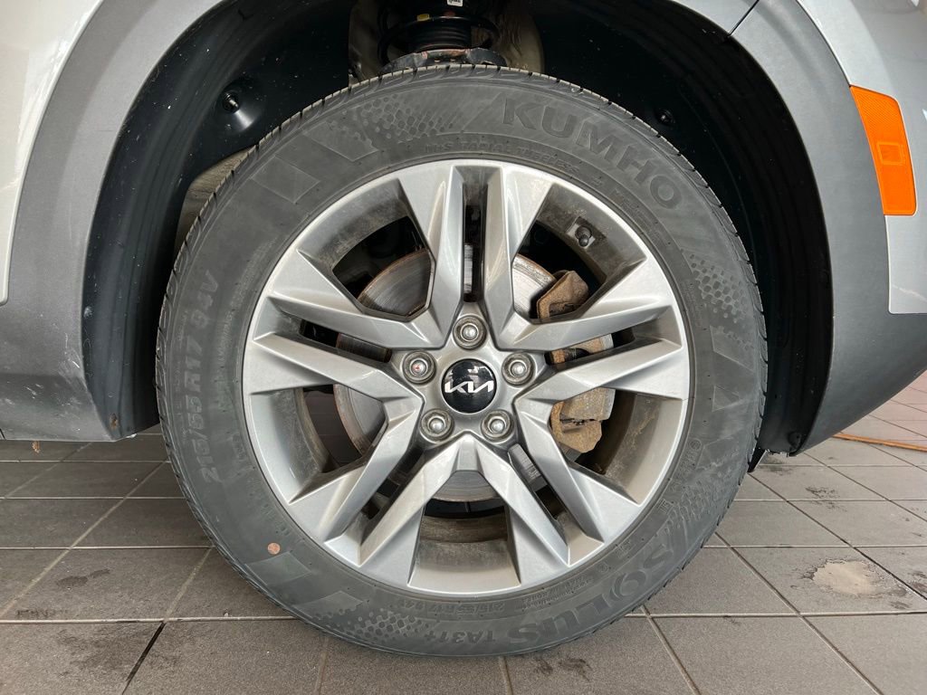 Used 2023 Kia Seltos LX AWD/4WD image 12