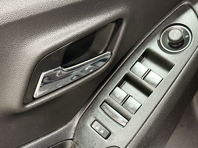 Used 2019 Chevrolet Trax LS image 15