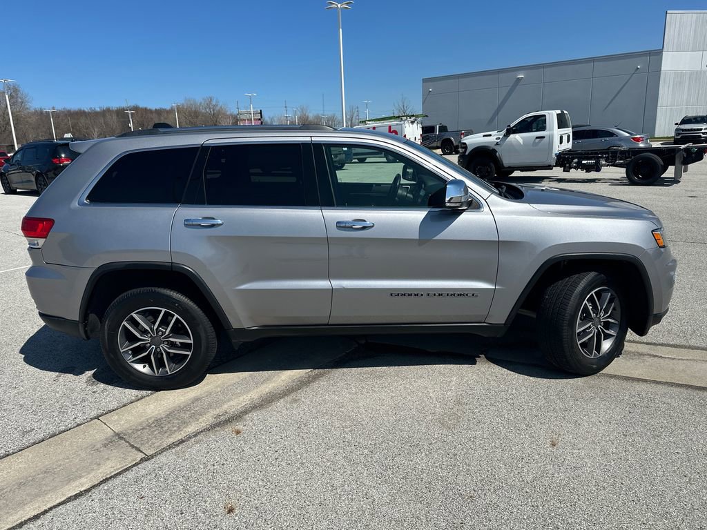Used 2019 Jeep Grand Cherokee Limited image 2