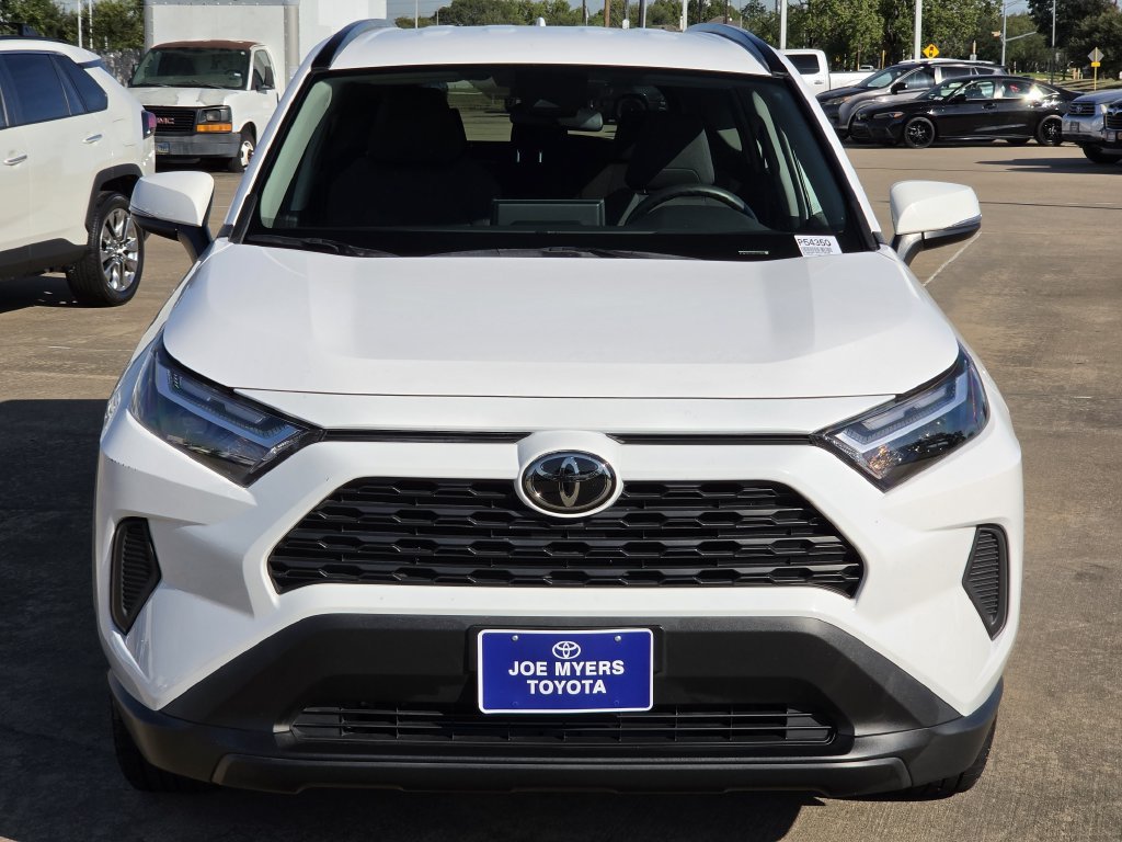Used 2025 Toyota RAV4 XLE FWD image 3