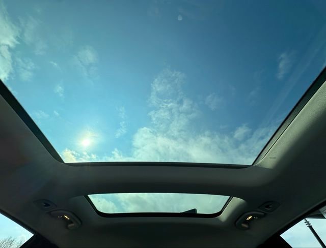 Certified 2022 Mercedes-Benz GLC 300 4MATIC w/ Multimedia Package Lite image 17