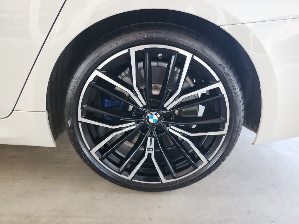 Used 2021 BMW 540i w/ M Sport Package RWD image 10