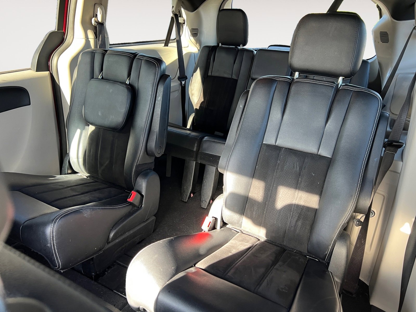 Used 2020 Dodge Grand Caravan SXT image 13