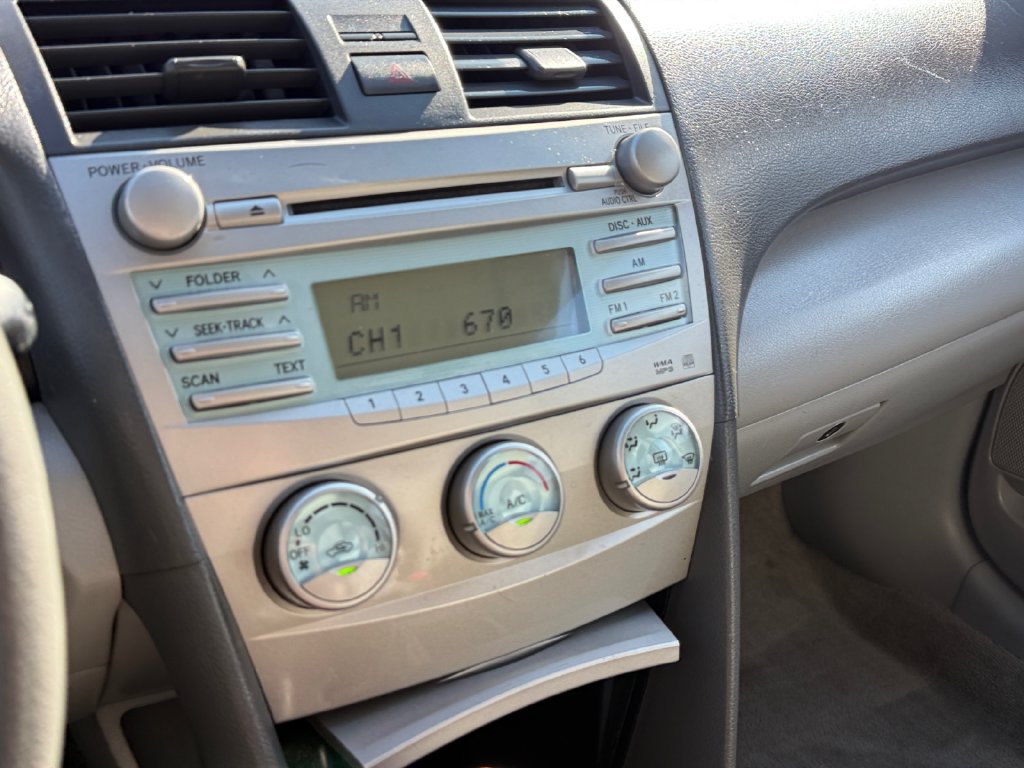 Used 2009 Toyota Camry LE FWD image 32