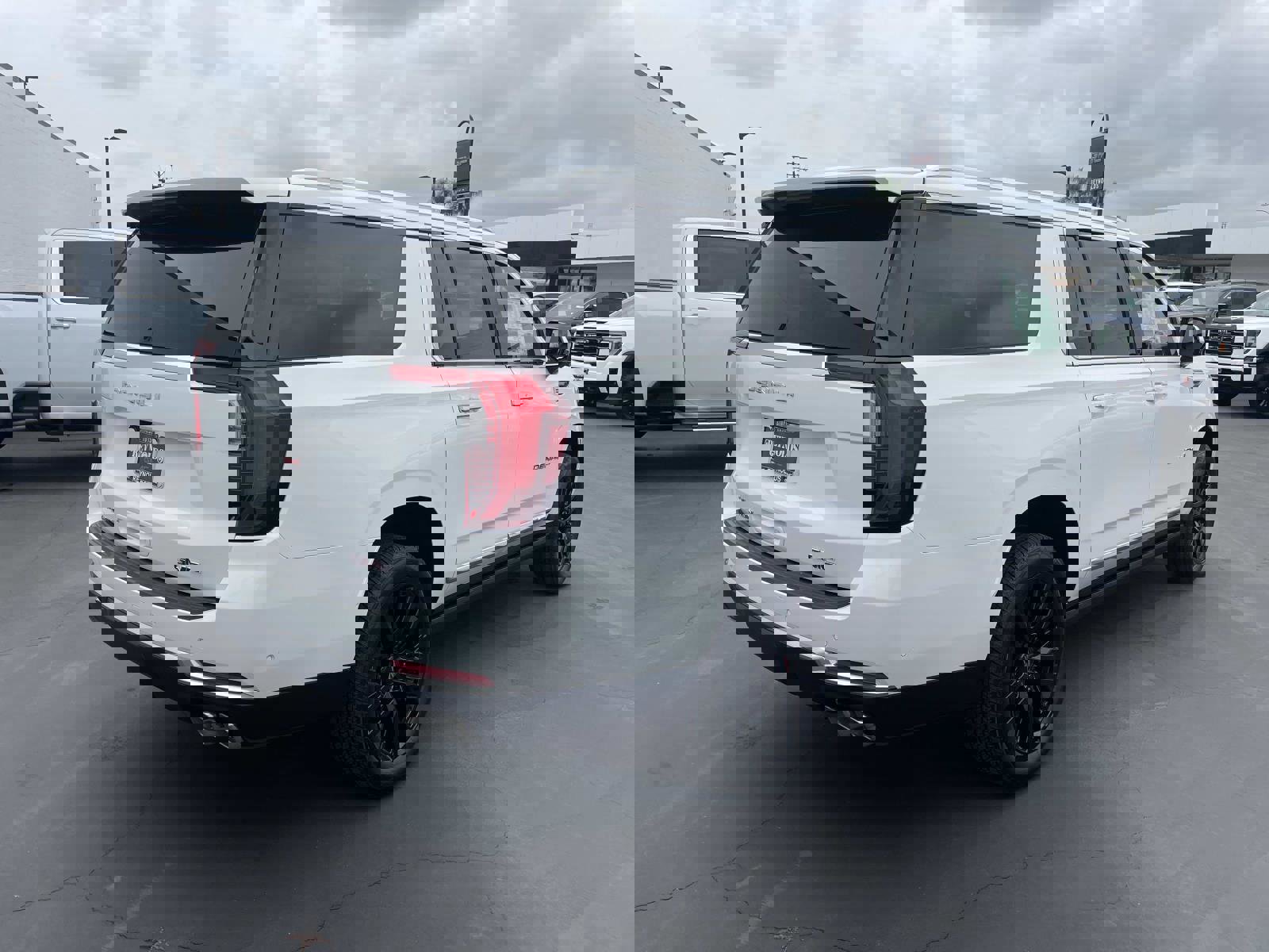 New 2026 GMC Yukon XL Denali w/ Sun & Power Step Package image 5