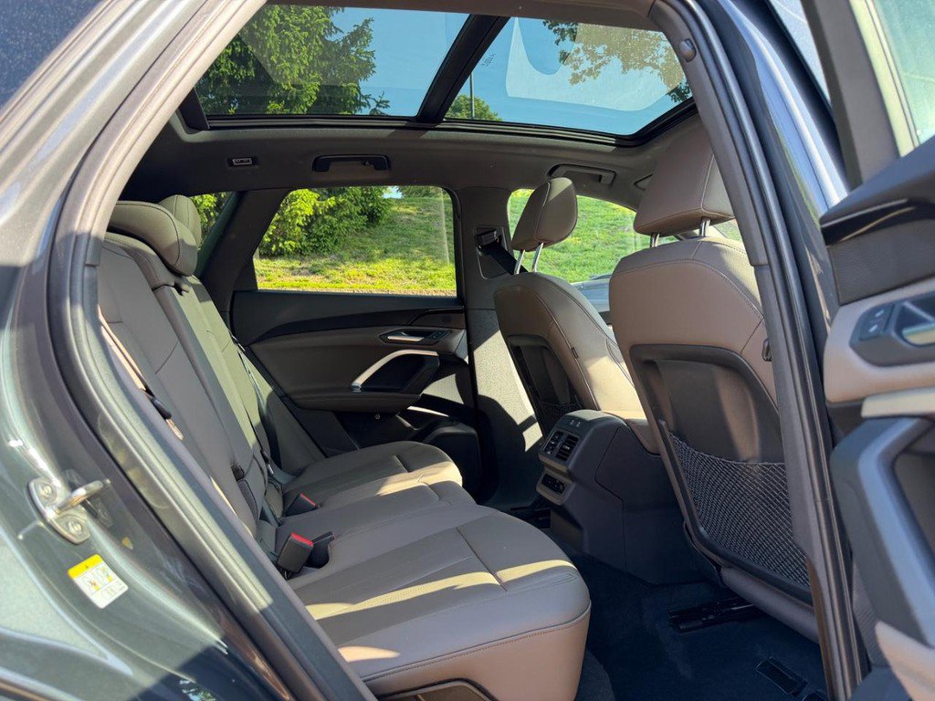 Used 2025 Audi Q5 Premium w/ Convenience Package AWD/4WD image 10