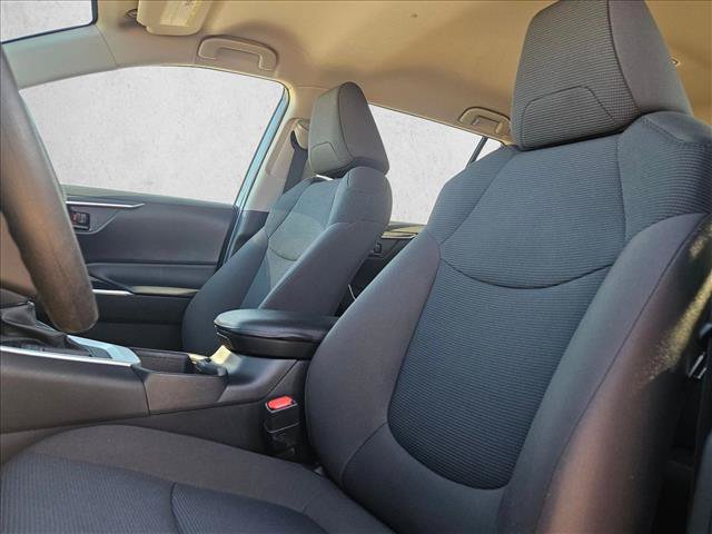 Used 2022 Toyota RAV4 LE FWD image 15
