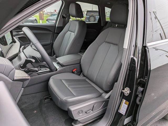 Used 2025 Audi Q5 Premium w/ Convenience Package AWD/4WD image 12