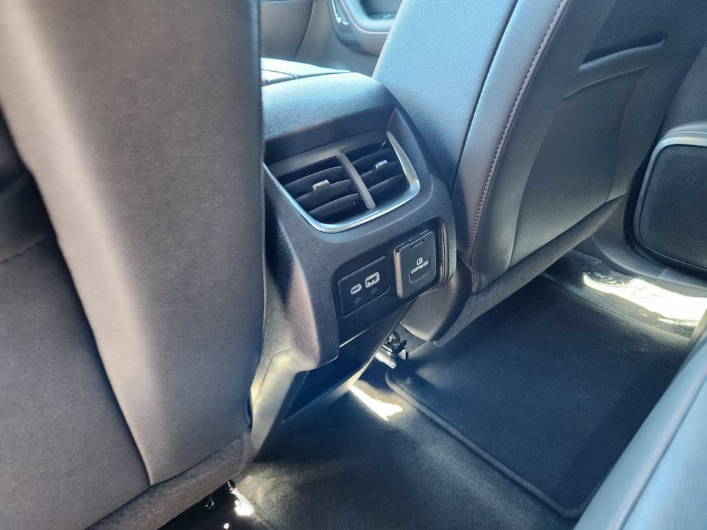 Used 2025 Chevrolet Blazer RS FWD image 33