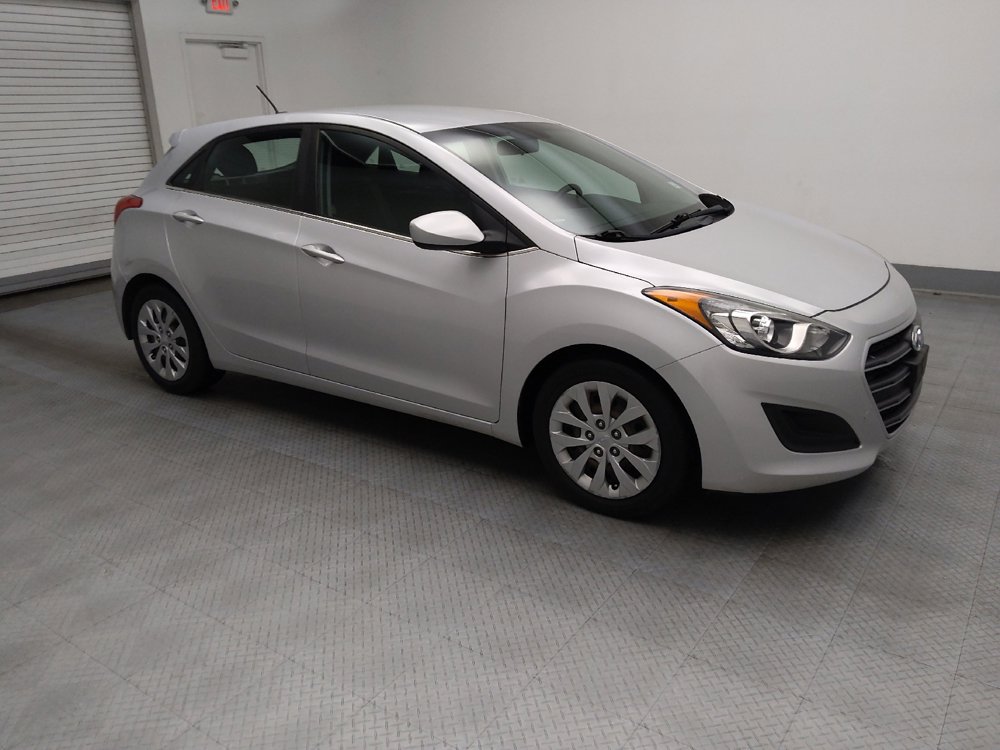 Used 2017 Hyundai Elantra GT image 11