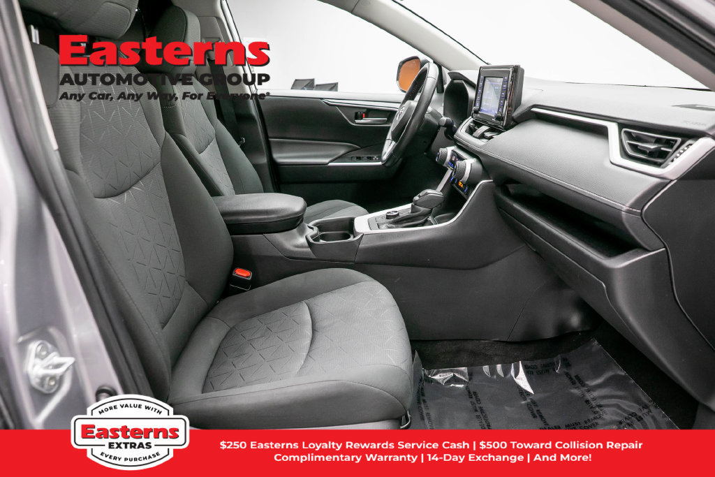 Used 2021 Toyota RAV4 XLE w/ XLE Grade Weather Package AWD/4WD image 26