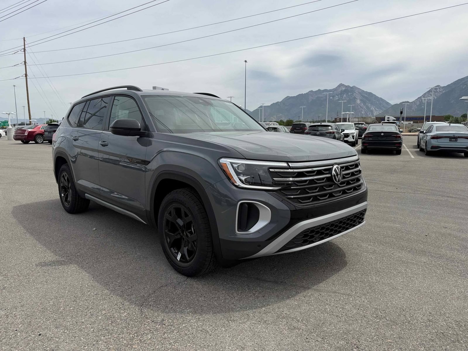 New 2026 Volkswagen Atlas Peak Edition AWD/4WD image 9