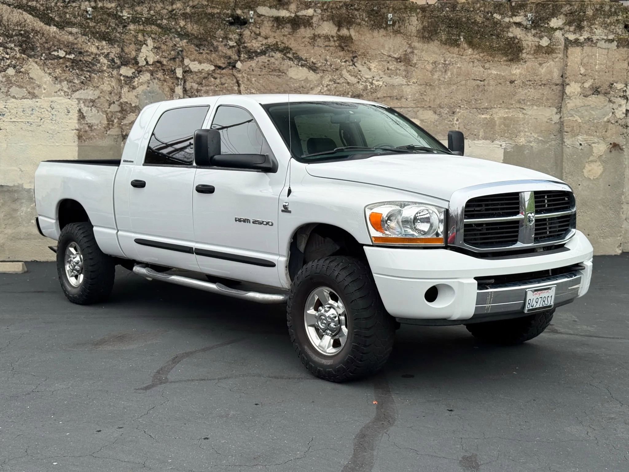 Used 2006 Dodge Ram 2500 Truck SLT w/ Light Group image 2