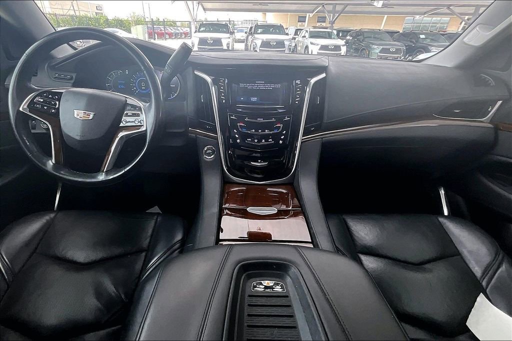 Used 2020 Cadillac Escalade Luxury AWD/4WD image 17
