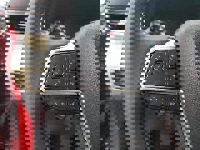 Used 2023 Toyota Highlander XLE image 18