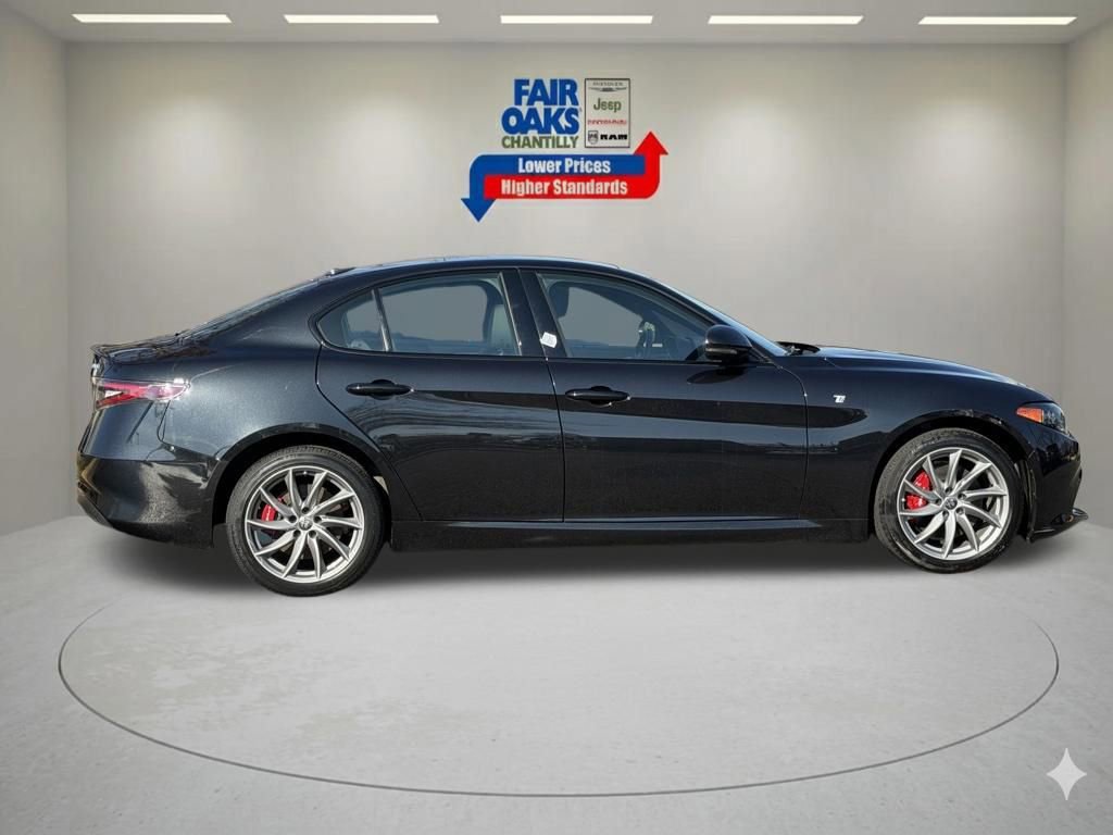 Used 2024 Alfa Romeo Giulia Ti image 6