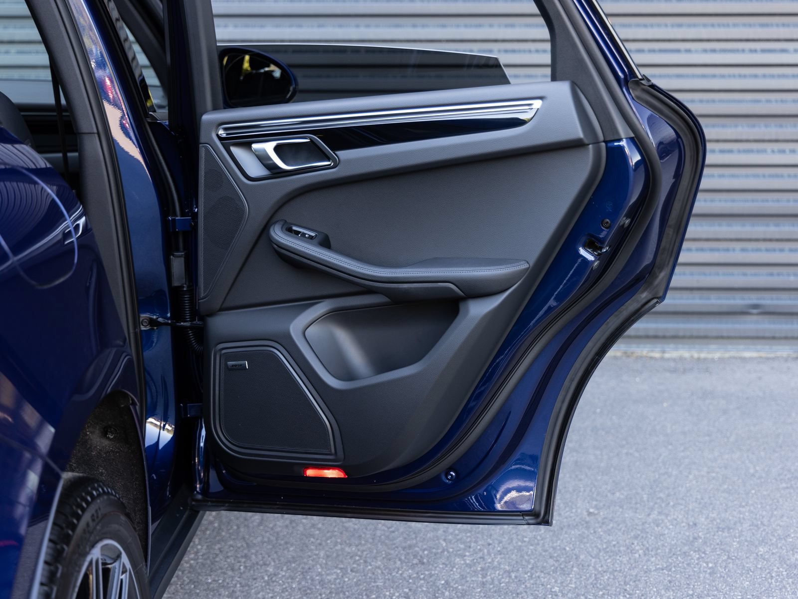 Certified 2026 Porsche Macan AWD/4WD image 29