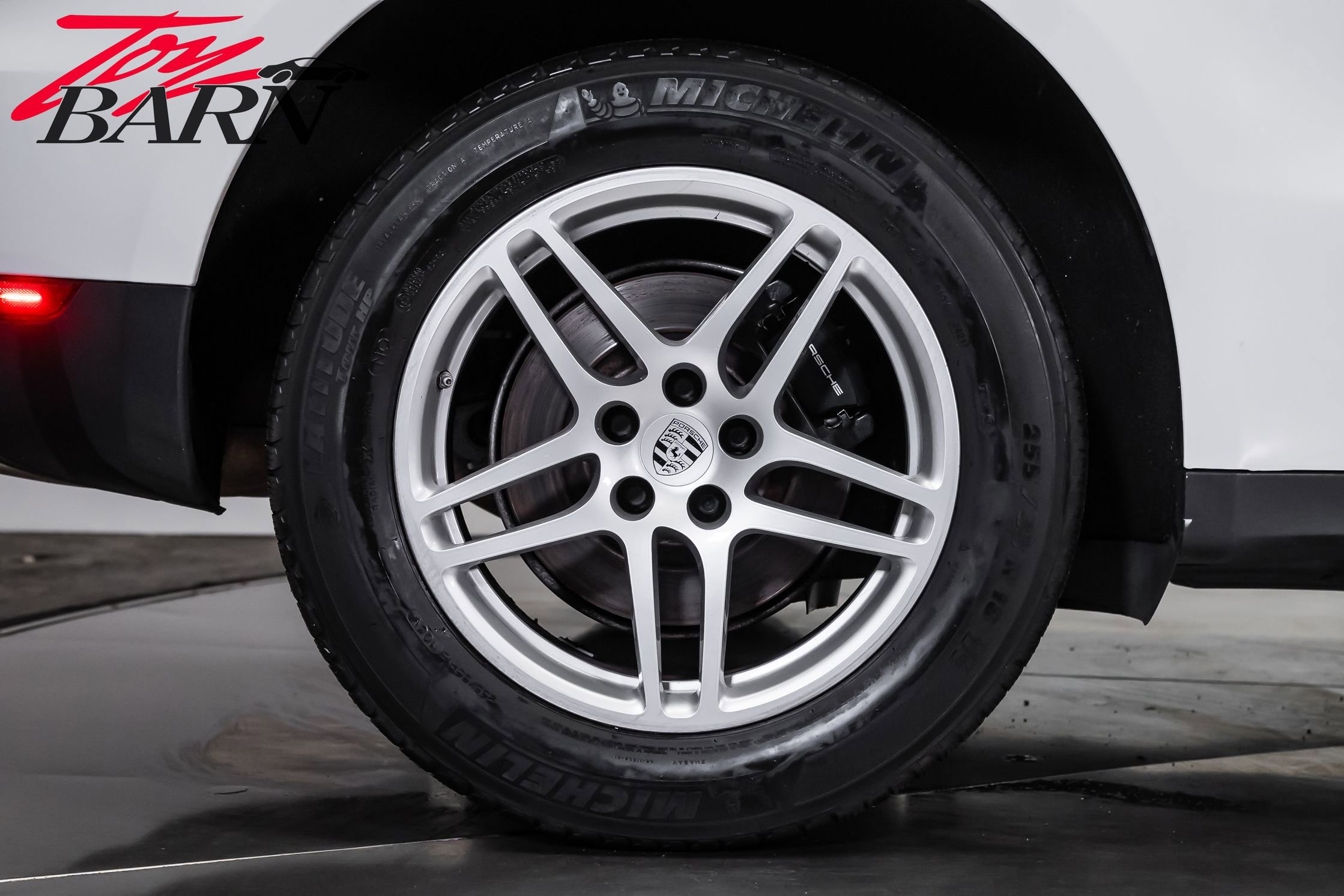 Used 2021 Porsche Macan AWD/4WD image 14