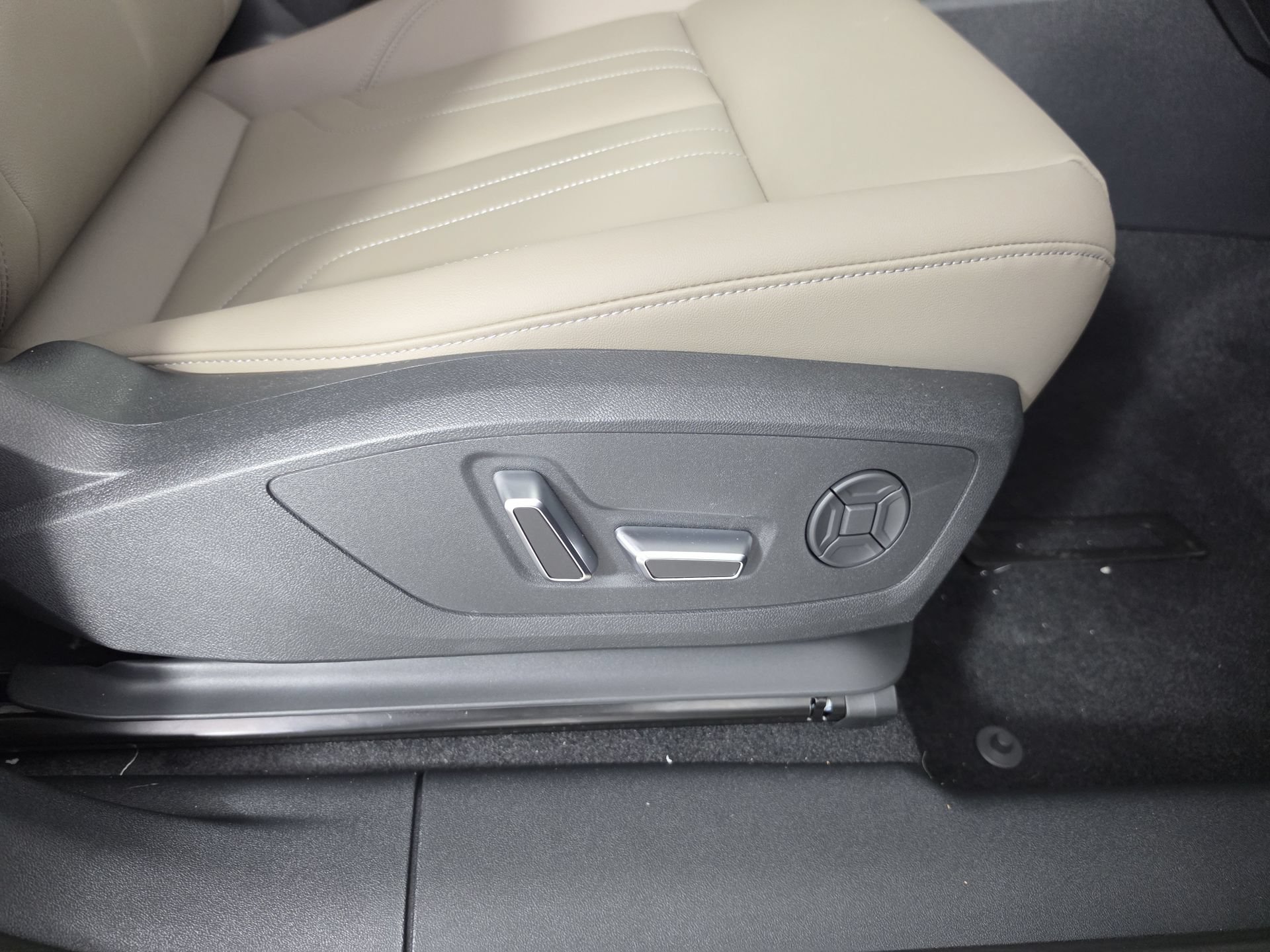 New 2026 Audi Q3 quattro 2.0T AWD/4WD image 42