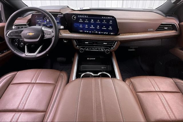 Certified 2025 Chevrolet Suburban High Country AWD/4WD image 15