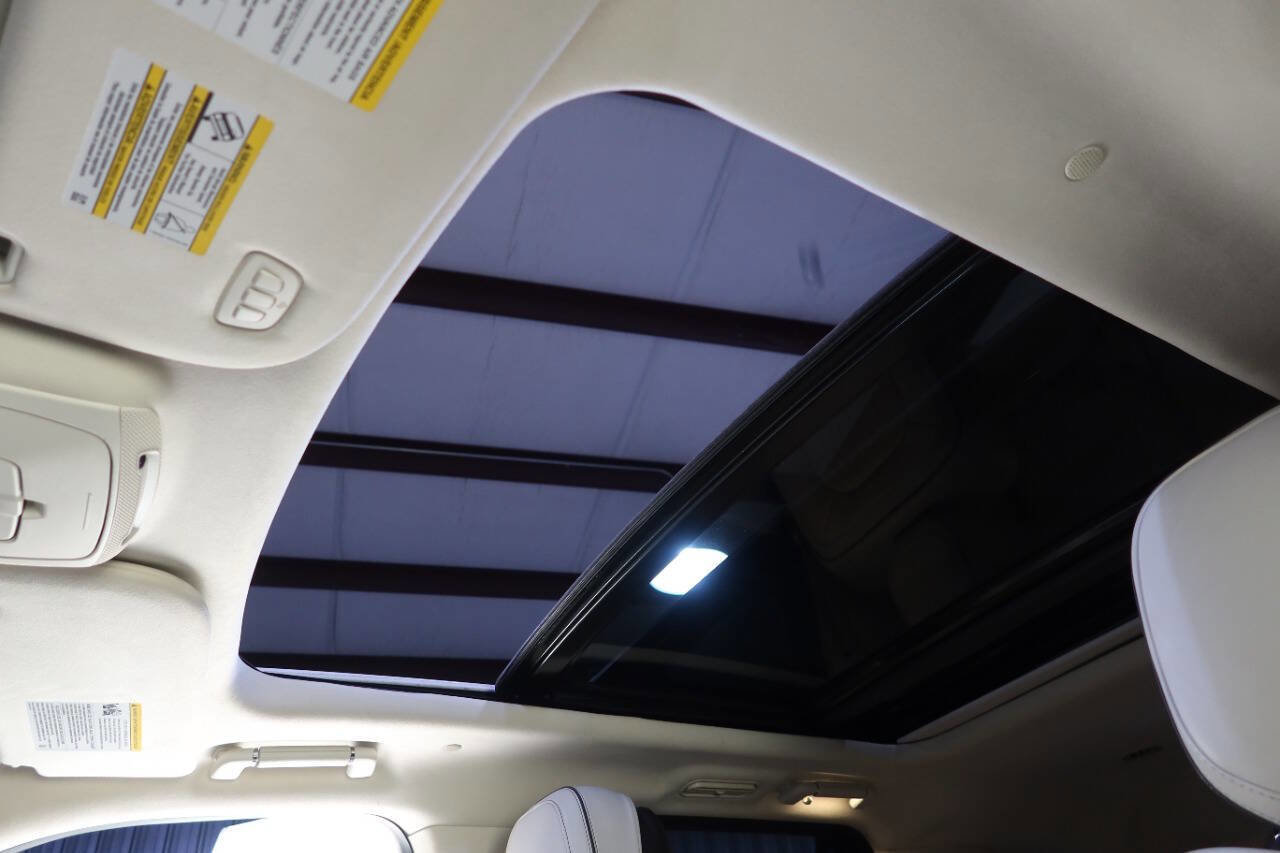 Used 2020 Lincoln Navigator Black Label w/ Cargo Convenience Package image 38