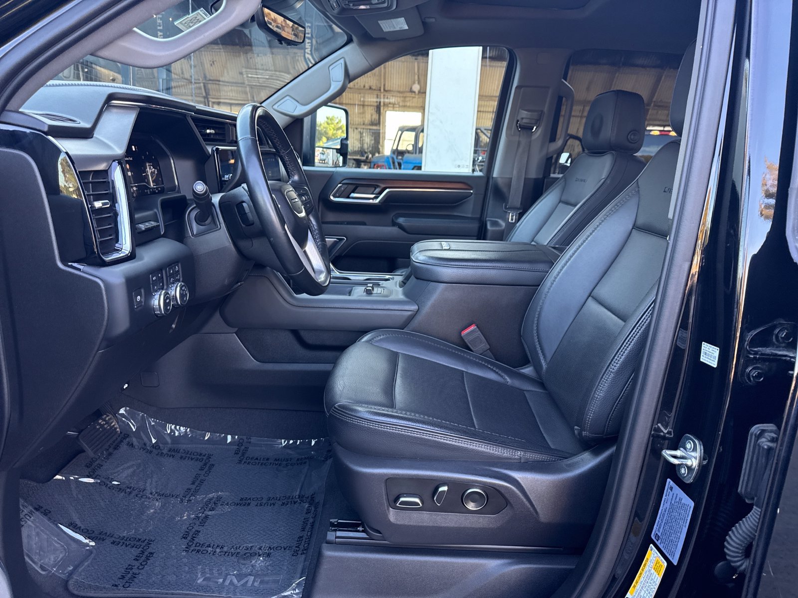 Used 2024 GMC Sierra 2500 Denali w/ Denali Reserve Package AWD/4WD image 9