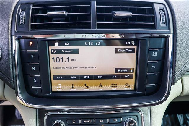 Used 2017 Lincoln Continental Select w/ Climate Package AWD/4WD image 17