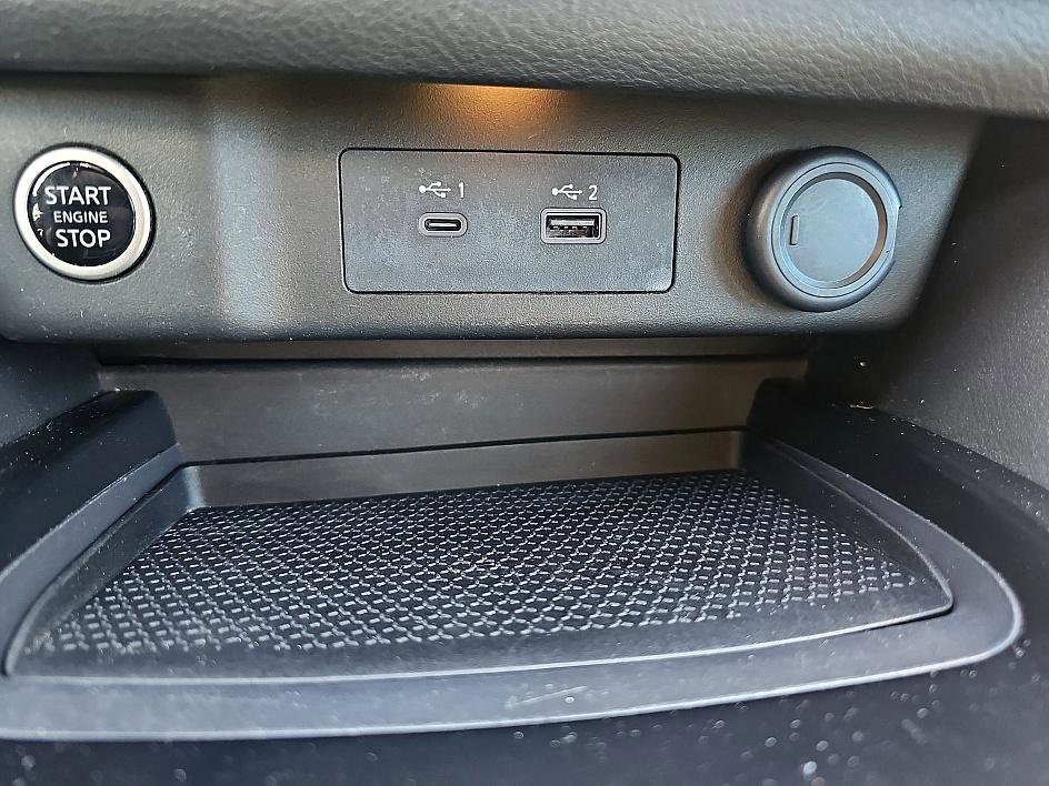 Used 2021 Nissan Rogue SV image 24